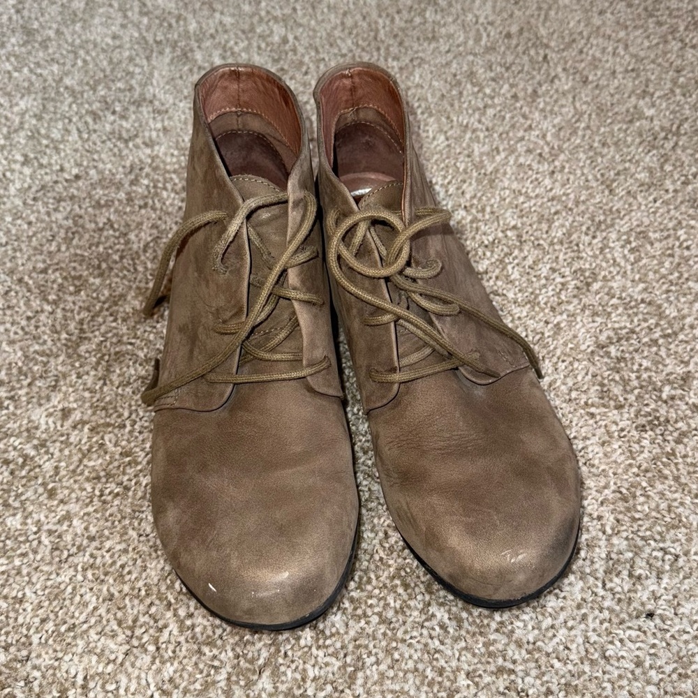 Dansko 39 Lucille Ankle Boot Brown